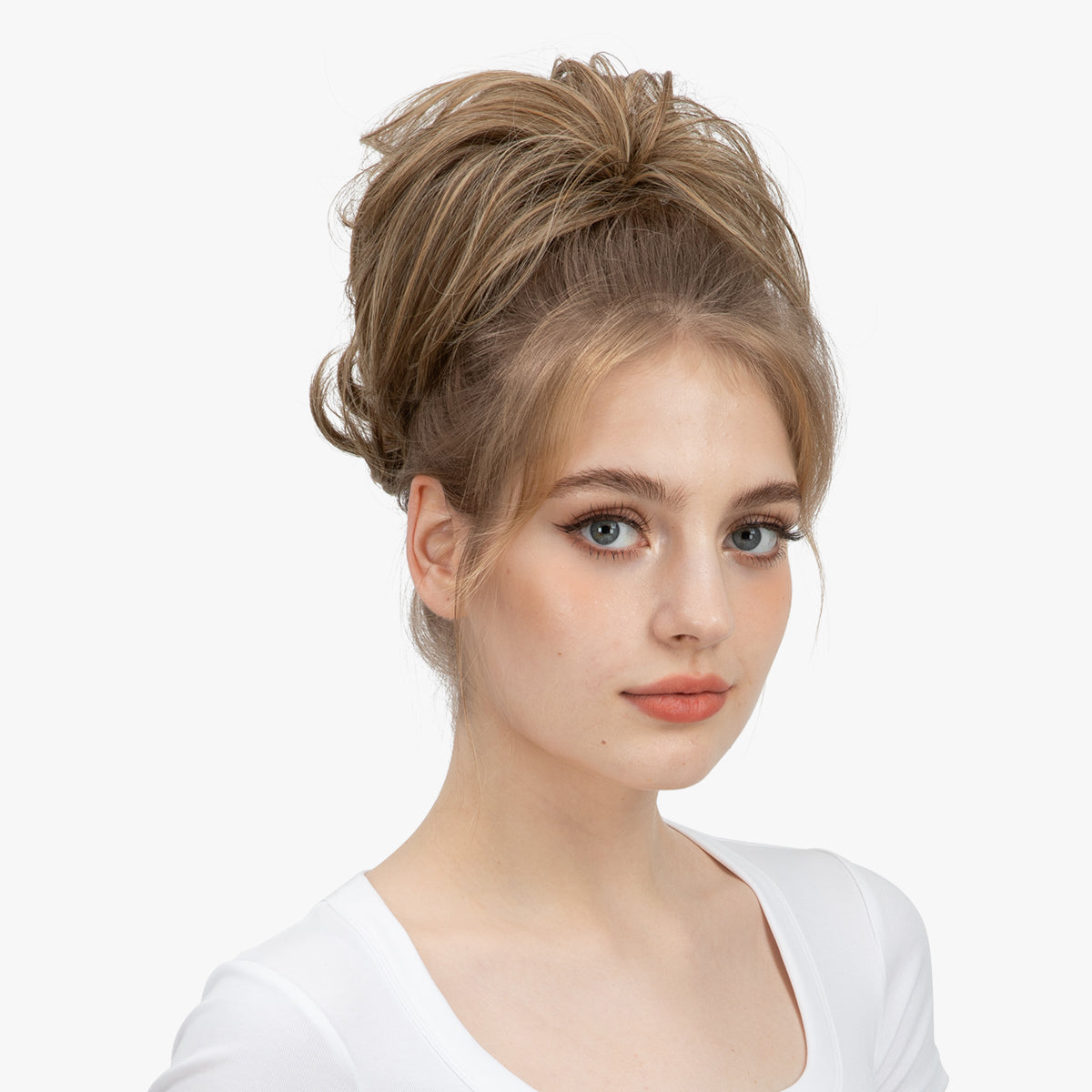 Messy Wavy Short Ponytail